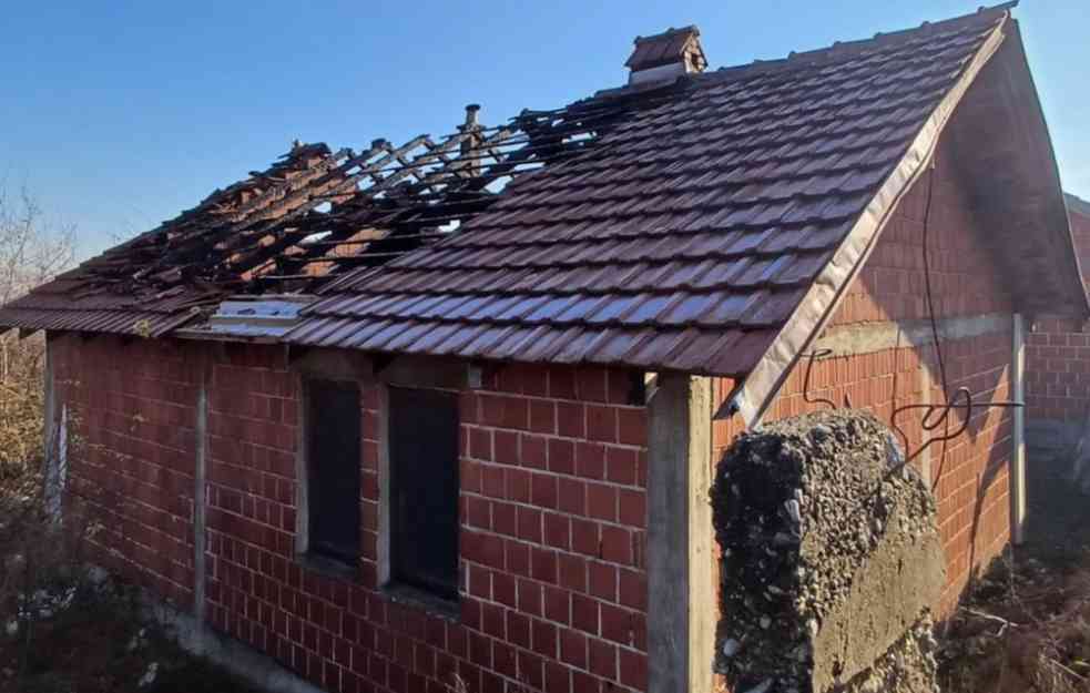 STRAŠAN TEROR ALBANACA: Zapaljena kuća srpskog povratnika u Belom Polju kod Peći (VIDEO, FOTO)