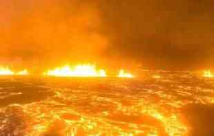 PAKAO NA ISLANDU: Snimljen trenutak <span style='color:red;'><b>erupcije</b></span> vulkana, u sekundi isteklo 200 kubika lave (VIDEO, FOTO