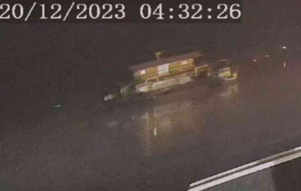 NEVEROVATNO: Uklonjeni splav „Ružo moja“ se OTKAČIO i neprimećen plovio 40 kilometara od Jakova do Pančeva!