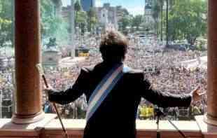 Buenos Ajres prepravljen narodom zbog mera štednje Havijera Mileija
