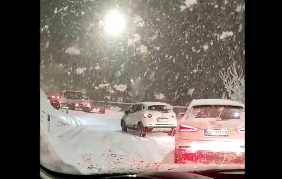 SNEG PARALISAO PUT KA ZLATARU! Vozila zaglavljena, kolone kilometarske (VIDEO)