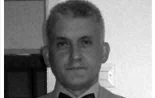 OVO JE PROFESOR IZ KOSOVSKE <span style='color:red;'><b>KAMENICE</b></span> KOJI JE NAĐEN MRTAV:  Telo bilo u susednom selu, na 300 metara od njegovog automobila, nestao na putu do frizera (FOTO)