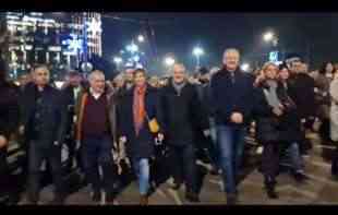 PROTESTI ISPRED RIK: Ulica kralja Milana blokirana za saobraćaj (VIDEO)