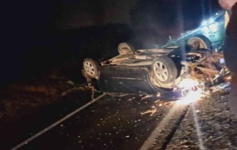 Užasna nesreća kod Novog Pazara: Auto na krovu (FOTO)
