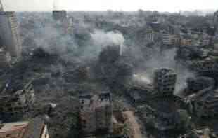 SANDERS: Gazu uništavaju američke <span style='color:red;'><b>bombe</b></span>
