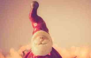 UŽAS U NEMAČKOJ: Pijani <span style='color:red;'><b>Deda Mraz</b></span> sleteo s puta dok je nosio poklone