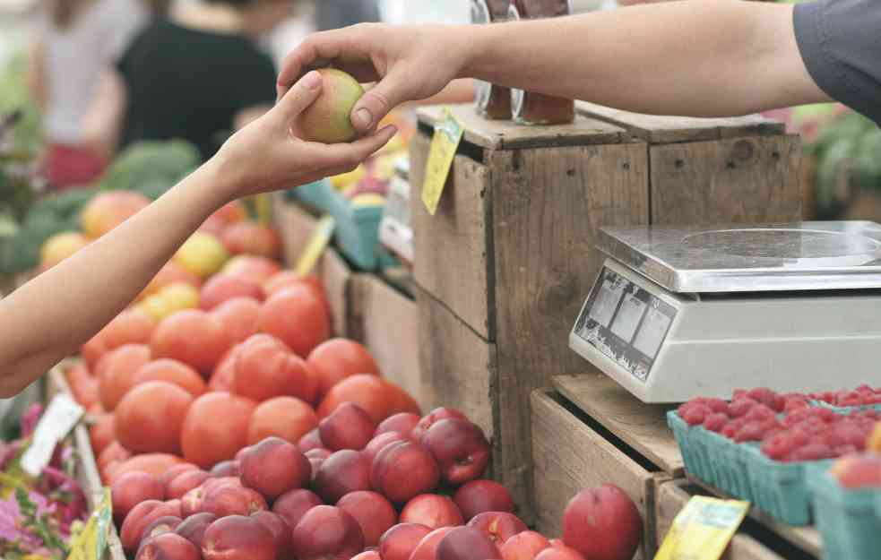 Vlada Srbije produžila zamrzavanje cena osnovnih životnih namirnica