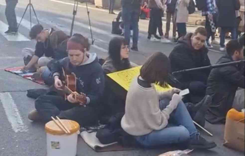 STUDENTI BLOKIRALI BEOGRAD: Ovi delovi grada neće biti prohodni do subote