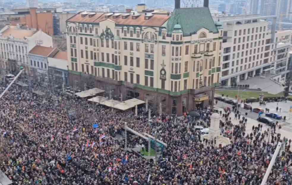 OPOZICIJA PRED DOČEK MALTRETIRA GRAĐANE: Protestom blokirali centar grada