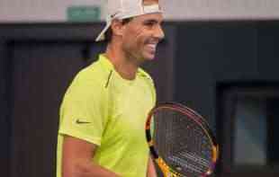 <span style='color:red;'><b>Nadal</b></span> je napokon na terenu