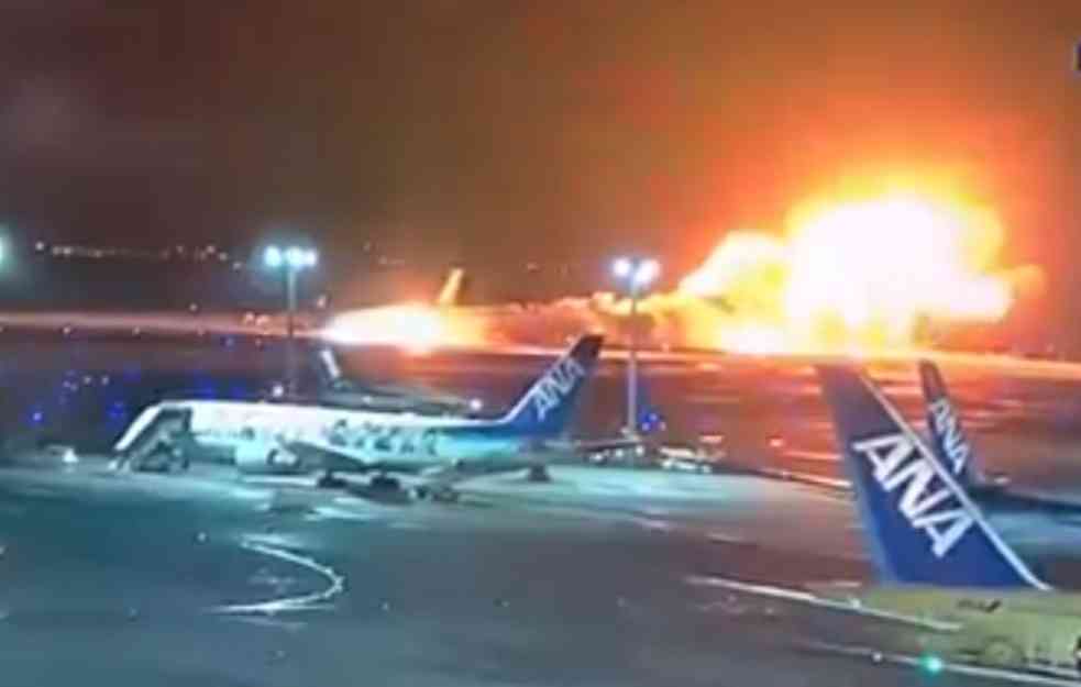 DRAMA U TOKIJU: Sudarila se dva aviona, jedan IZGOREO na pisti! Poginulo petoro ljudi (VIDEO)
