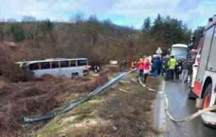 STRAVIČNA SAOBRAĆAJKA U BUGARSKOJ: Sudarili se autobus i kamion, desetoro povređeno