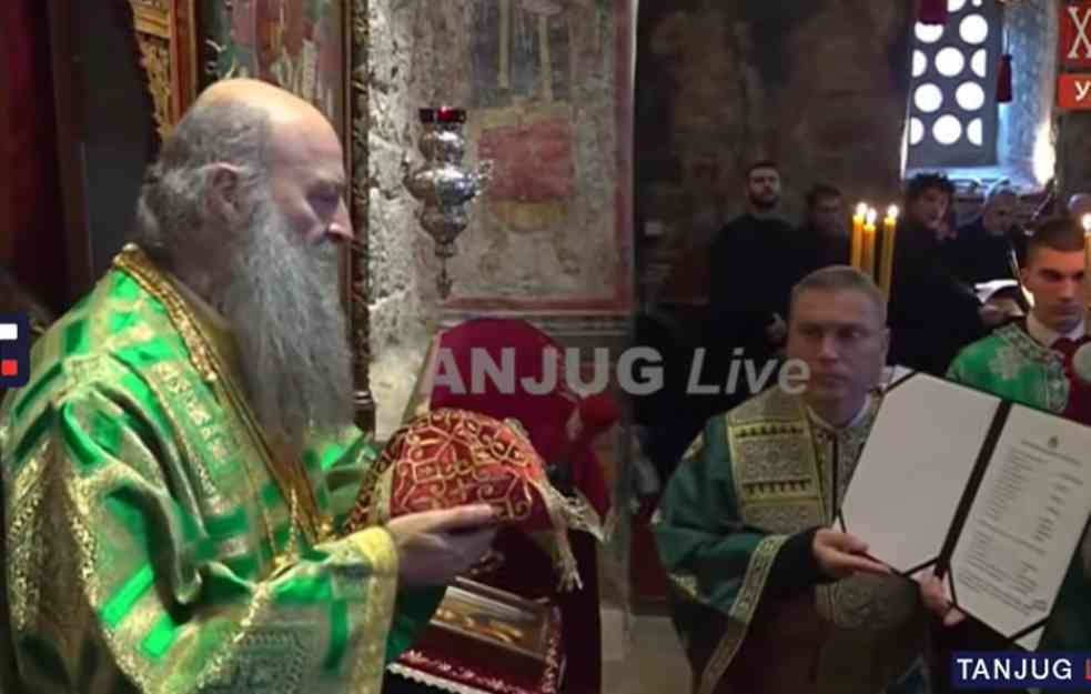 PATRIJARH PORFIRIJE služi liturgiju u Pećkoj patrijaršiji (VIDEO)