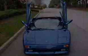 Na prodaju 1997 Lamborghini Diablo VT Roadster koji je pripadao Donaldu Trampu