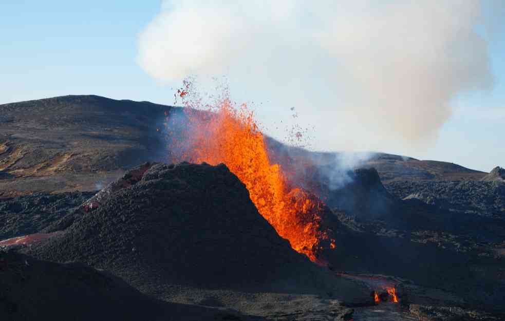 ISLAND PONOVO U OPASNOSTI OD ERUPCIJE: Najaktivniji vulkan trenutno pod nadzorom
