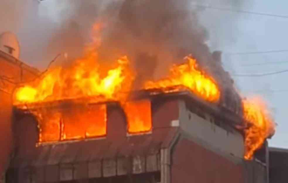 GORI STAN NA BANJICI: Šest vatrogasnih vozila i Hitna pomoć na terenu, cela ZGRADA EVAKUISANA (VIDEO)