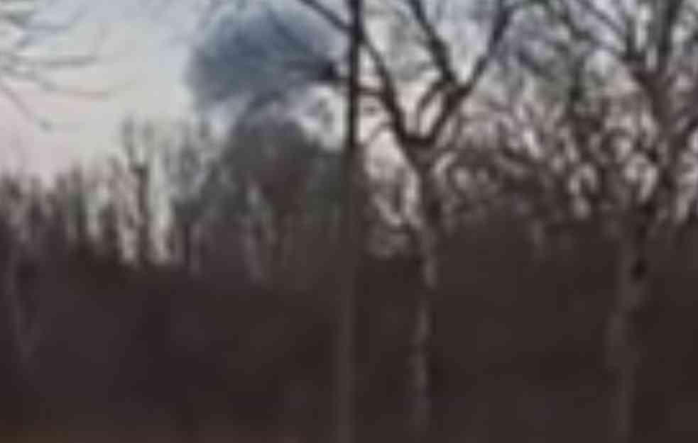 TRAGEDIJA! JEDAN RADNIK POGINUO U EKSPLOZIJI U FABRICI "TRAJAL": Četvoro povređeno u snažnoj detonaciji u Kruševcu (VIDEO)