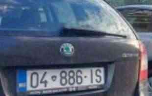 SRAMNO! OVO JE VELIKA SRPSKA POBEDA: Auto sa RKS tablicama šetka se Srbijom, nepropisno parkiran ispred Tiršove! I NIKOM NIŠTA! (FOTO)