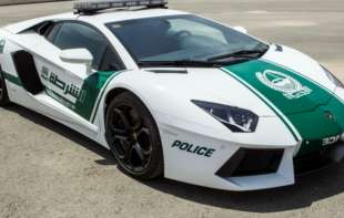 U DUBAIJU ČAK I POLICIJA IMA LUKSUZNI AUTOMOBIL: <span style='color:red;'><b>Lamborgini</b></span> Urus Performante spreman za hapšenje