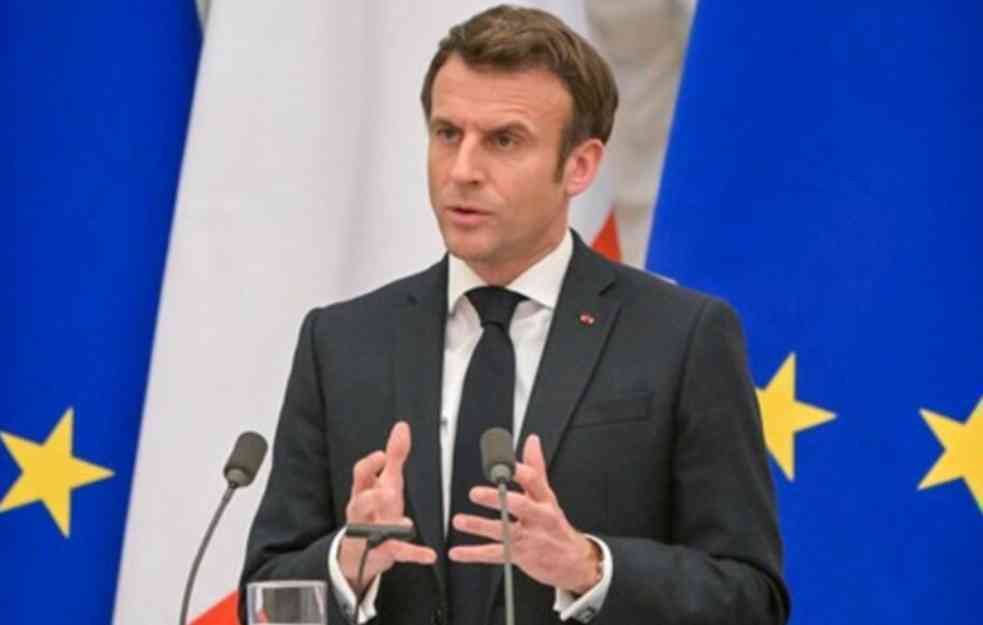 OPOZICIJA BESNA NA MAKRONA: NE uvlači Francusku u sukob sa Rusijom!