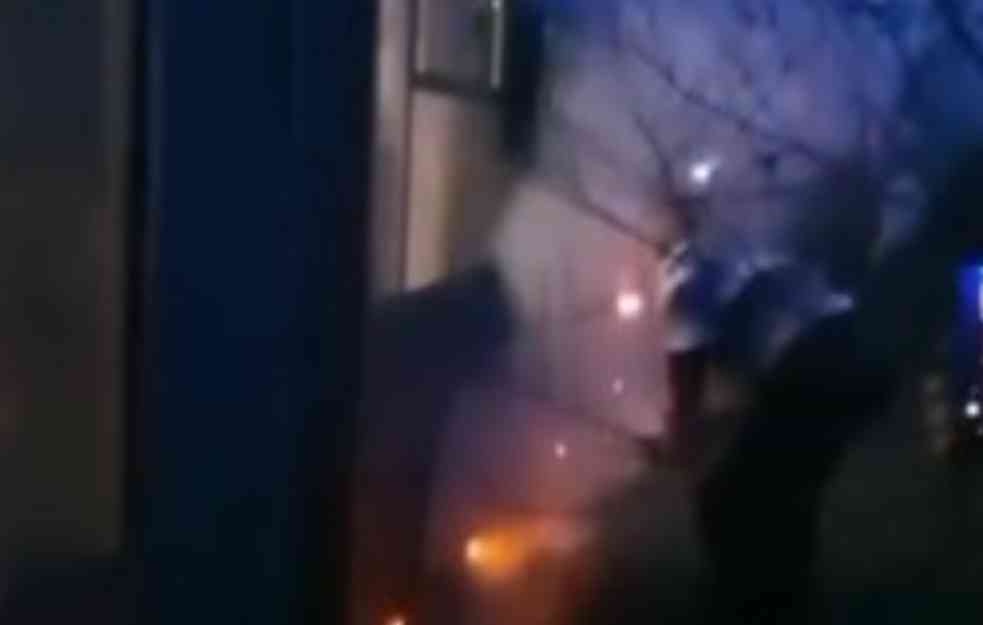 ZAPALIO SE AUTOBUS NA LINIJI 511: Vozilo se napunilo dimom, putnici odmah evakuisani (VIDEO)