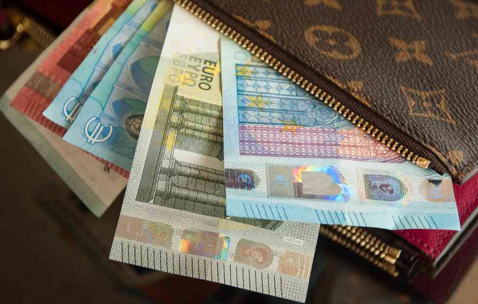 Strane investicije u Crnoj Gori pale za 63 odsto