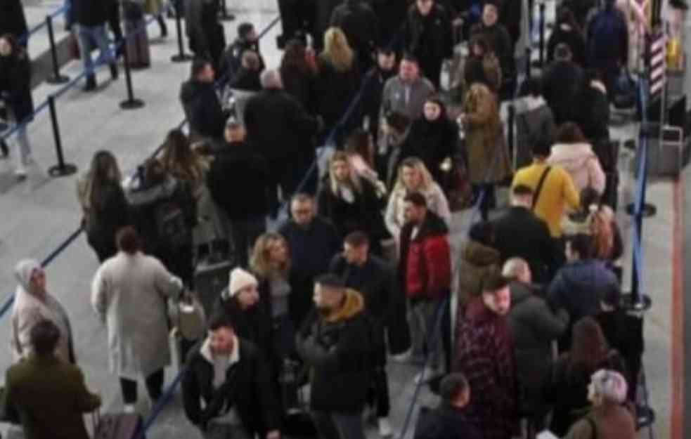 EGZODUS IZ LAŽNE DRŽAVE: Kurti, idi na aerodrom i suoči se sa stvarnošću! OTIŠLO PREKO 103.000 ALBANACA! (FOTO)