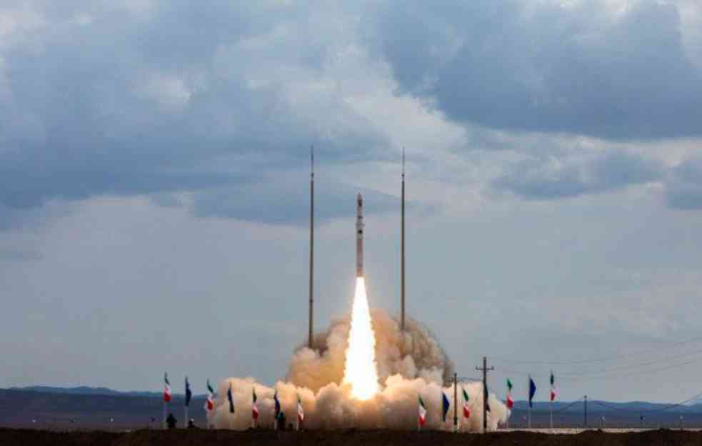 Japanci lansirali prvi drveni satelit u svemir