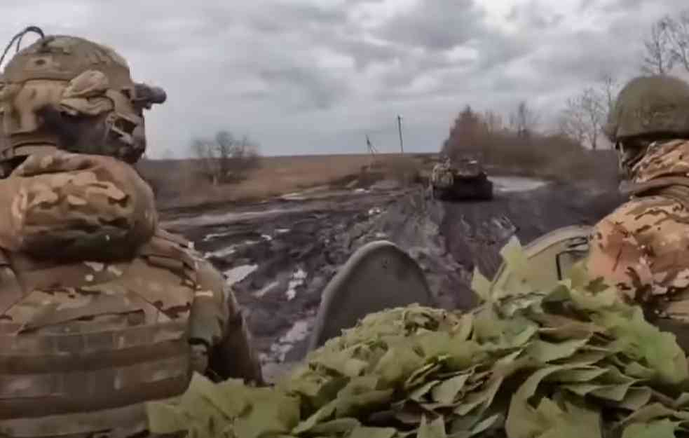 NEVEROVATAN PODVIG! EVO KAKO SU RUSI UPALI U AVDEJEVKU: Ukrajincima prišli s leđa, 150 specijalaca prodrlo kroz - CEV! (VIDEO)