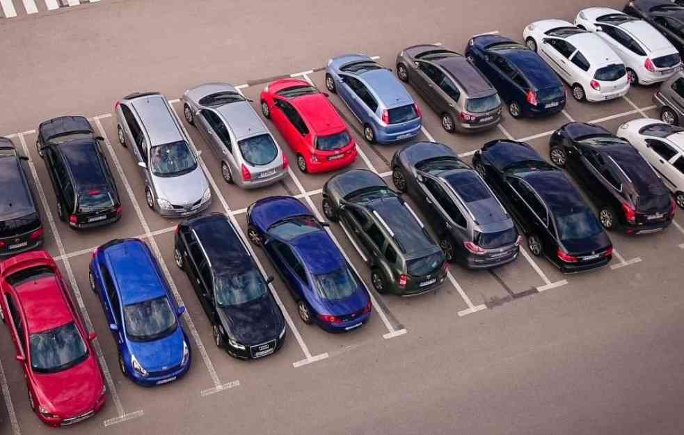 U ČEMU JE PROBLEM? Svaki drugi auto u Evropi postaje preširok za parking