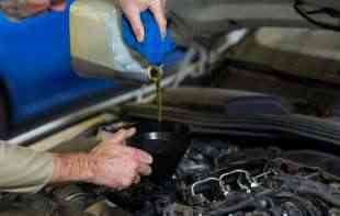 Zašto motorno ulje nikad ne bi trebalo da bude na višem nivou od preporučenog?