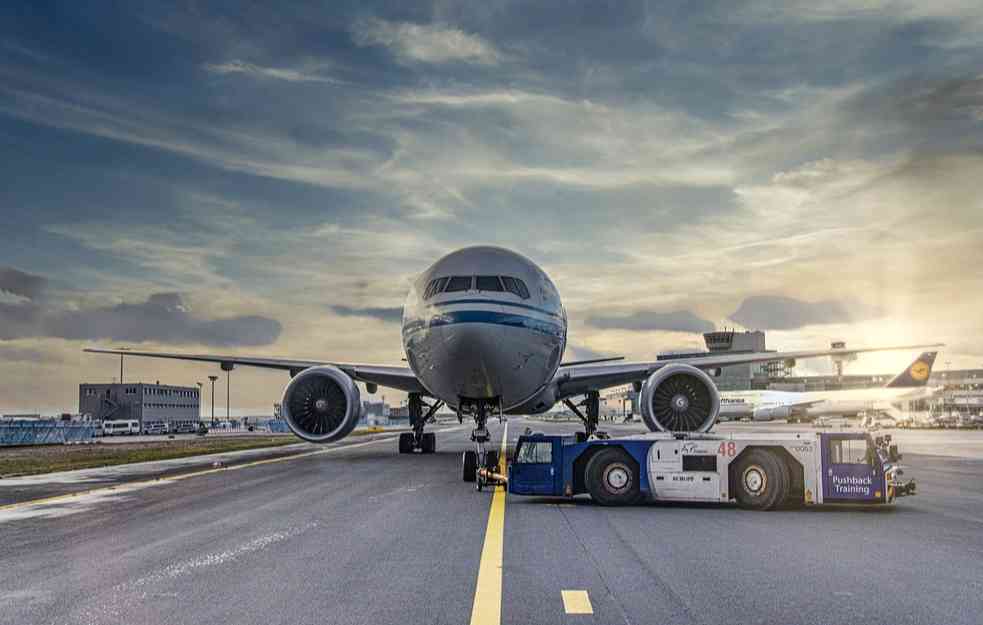 Zatvoren aerodrom u Birmingemu zbog bezbednosnog incidenta na avionu