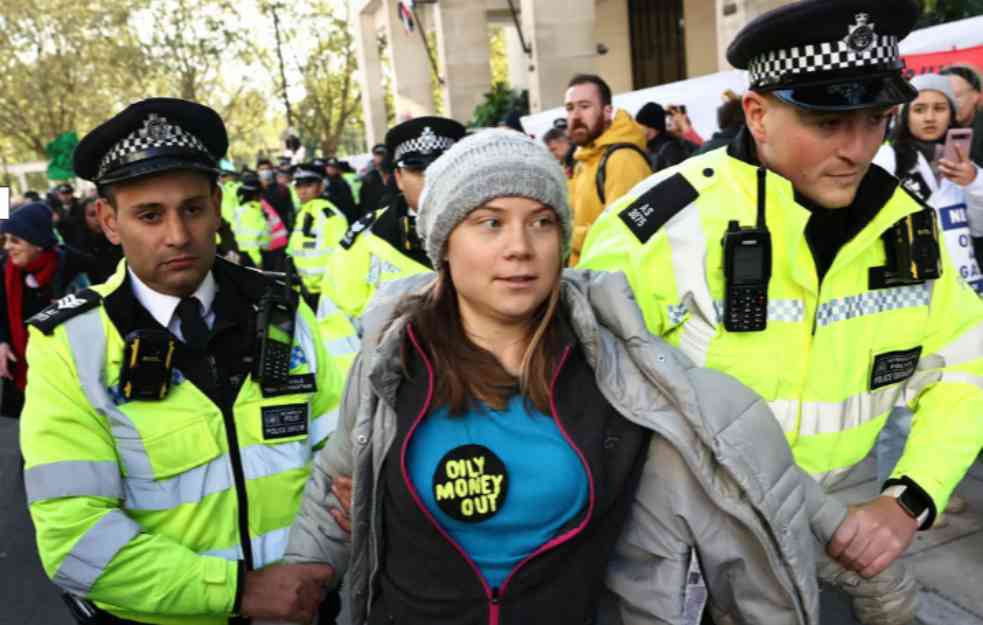 POZNATOJ AKTIVISTKINJI POČINJE SUĐENJE: Greta Tunberg uhapšena je na protestima u Londonu, a evo i zašto