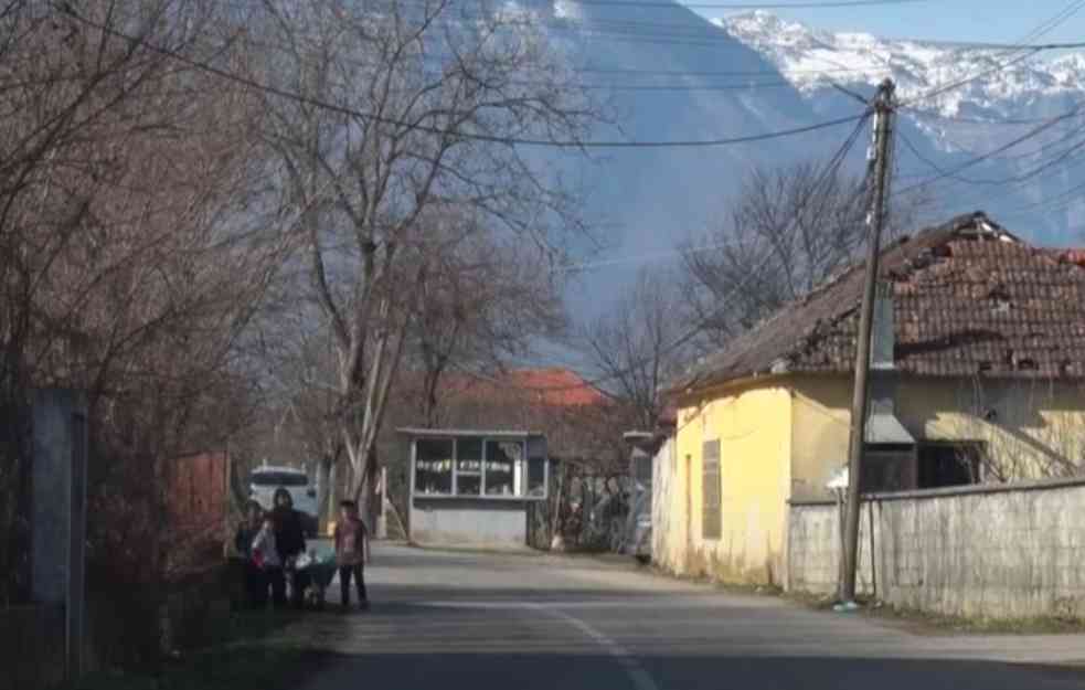 MEŠTANI GORAŽDEVCA KOD PEĆI OČAJNI: Ovo je prešlo sve granice, nemamo novca ni za lekove! (VIDEO, FOTO)