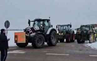 HAOS U NEMAČKOJ: Policija upotrebila biber sprej protiv poljoprivrednika, desetine traktora blokiralo prilaz gradskoj opštini