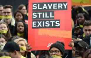 ŠTA SE KRIJE IZA MILIONSKIH ZARADA SVETSKIH KOMPANIJA? Moderno ropstvo uništava ljude širom sveta