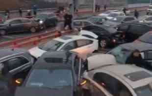 Ovo je lančani sudar u Kini slupalo se više od 100 automobila (VIDEO)