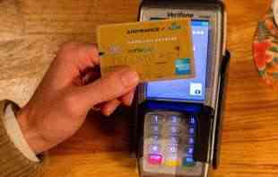 NAJNOVIJI PODACI: Srbi pretežno plaćaju karticom ili onlajn plaćanjem