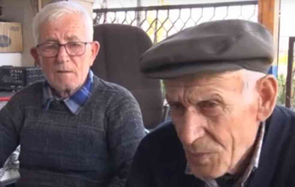 PENZIONERI SA KOSOVA O UKIDANJU DINARA: Ne znamo kako ćemo primiti penziju, Albancima je jedini cilj da isele srpski narod (VIDEO)
