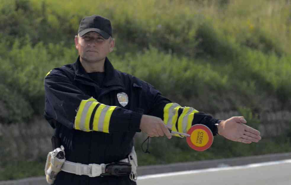 Ako nemate ove stvari u vozilu, sleduje vam paprena kazna, čak vas mogu isključiti iz saobraćaja