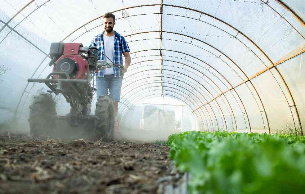 Bespovratna sredstva za poljoprivrednike: Grad Užice želi da razvije plasteničku proizvodnju