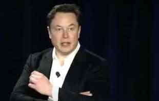 Ilon Mask otkrio kada će Tesla predstaviti robo<span style='color:red;'><b>taksi</b></span>