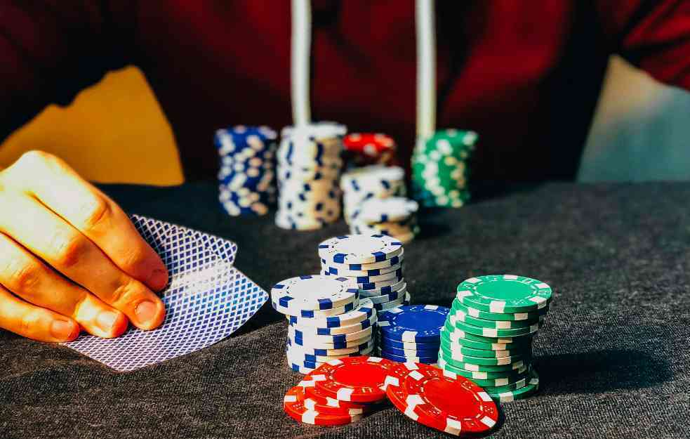 Porast popularnosti onlajn kockanja u Srbiji: Kockarnice privlače sve veći broj igrača širom zemlje