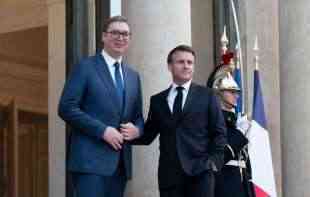 <span style='color:red;'><b>Makron</b></span> posle razgovora sa Vučićem se oglasio na srpskom: 