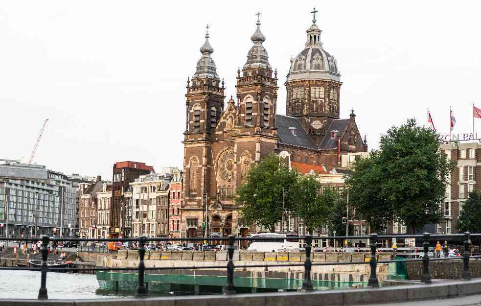 Amsterdam uvodi anketu za turiste pre <span style='color:red;'><b>posete</b></span>