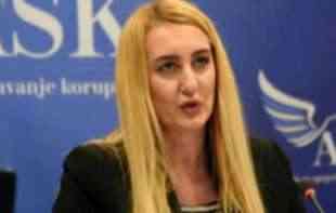 PRIVEDENA JELENA PEROVIĆ: Direktorica <span style='color:red;'><b>Agencije</b></span> za sprečavanje korupcije sa lisicama