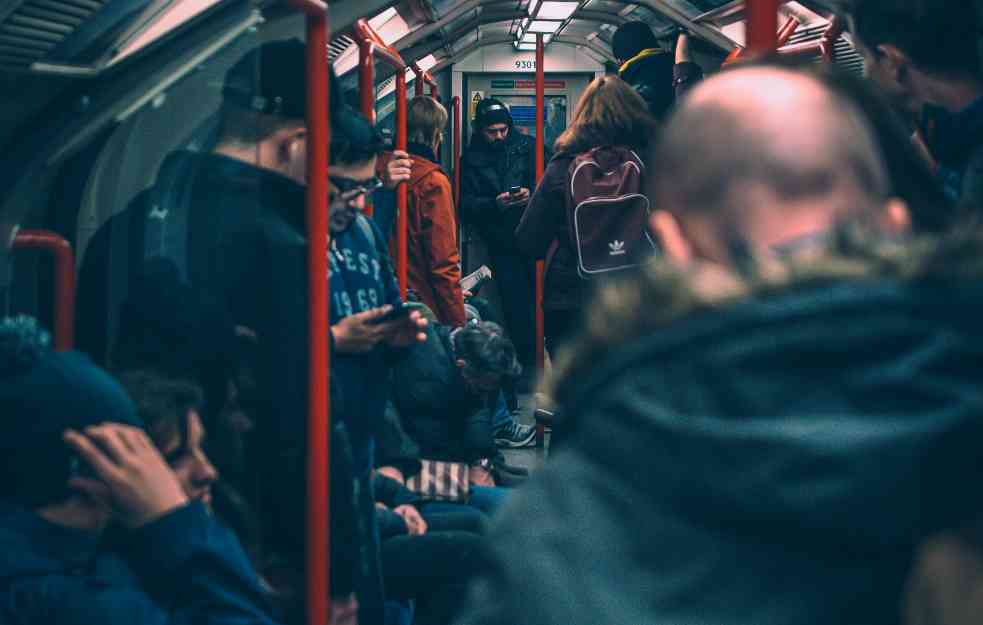 Kazna za glasno pričanje u autobusu ili tramvaju?