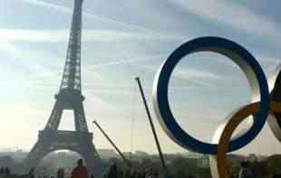<span style='color:red;'><b>TRAVESTITI</b></span> ULAZE U PARIZ