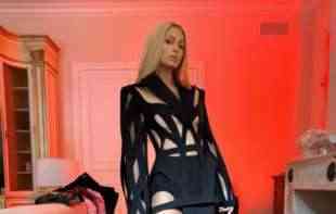 Paris Hilton obja<span style='color:red;'><b>vila</b></span> prve fotke ćerkice koju je mesecima sakrivala