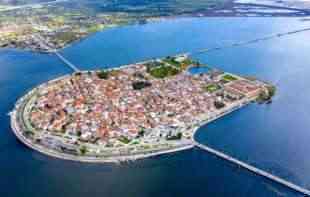 Grad u Grčkoj koji zovu „Mala Venecija“ poznat je po jedinstvenom specijalitetu